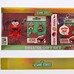 Monogram Intl SDCC 2026 Sesame Street
Tickle Me Elmo Deluxe Gift Set